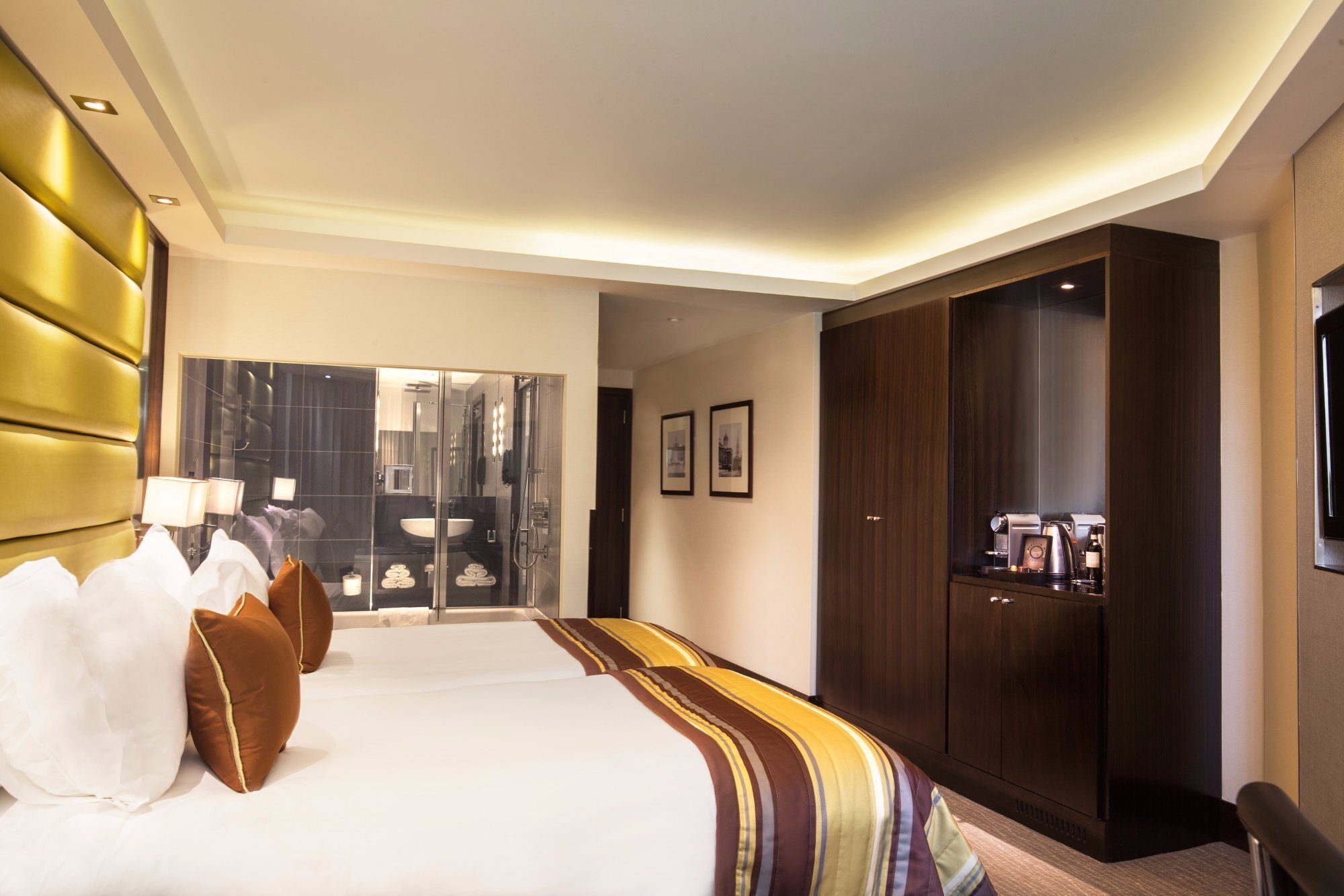 Montcalm Mayfair, Autograph Collection ลอนดอน ภายนอก รูปภาพ A room at the Mandarin Oriental, London